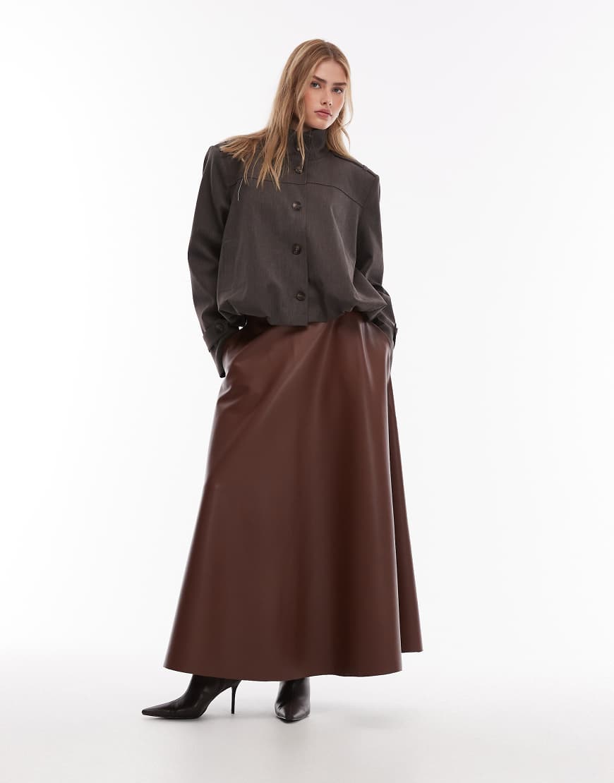 ASOS DESIGN - Tellerrock aus Kunstleder in Braun-Brown ASOS DESIGN - Tellerrock aus Kunstleder in Braun-Brown von ASOS DESIGN