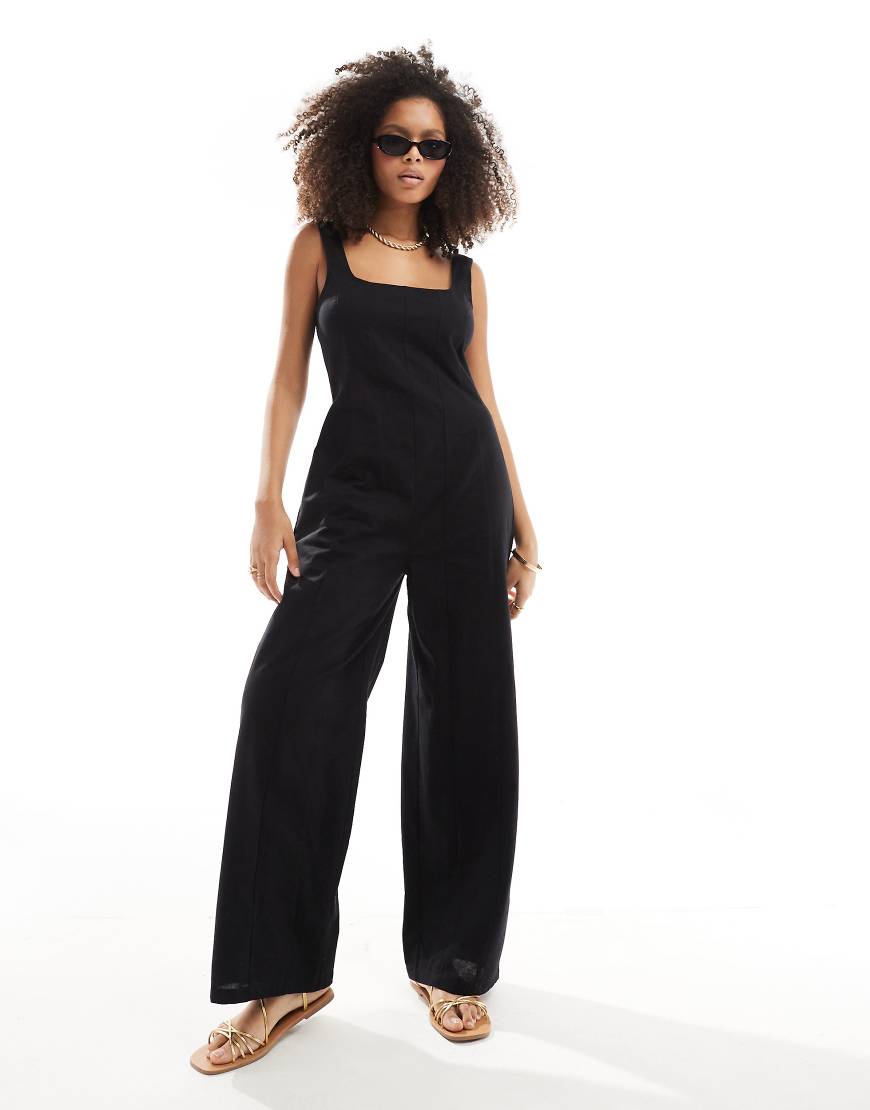 ASOS DESIGN - Tennis-Jumpsuit in Schwarz mit eckigem Ausschnitt und Ziernaht ASOS DESIGN - Tennis-Jumpsuit in Schwarz mit eckigem Ausschnitt und Ziernaht von ASOS DESIGN