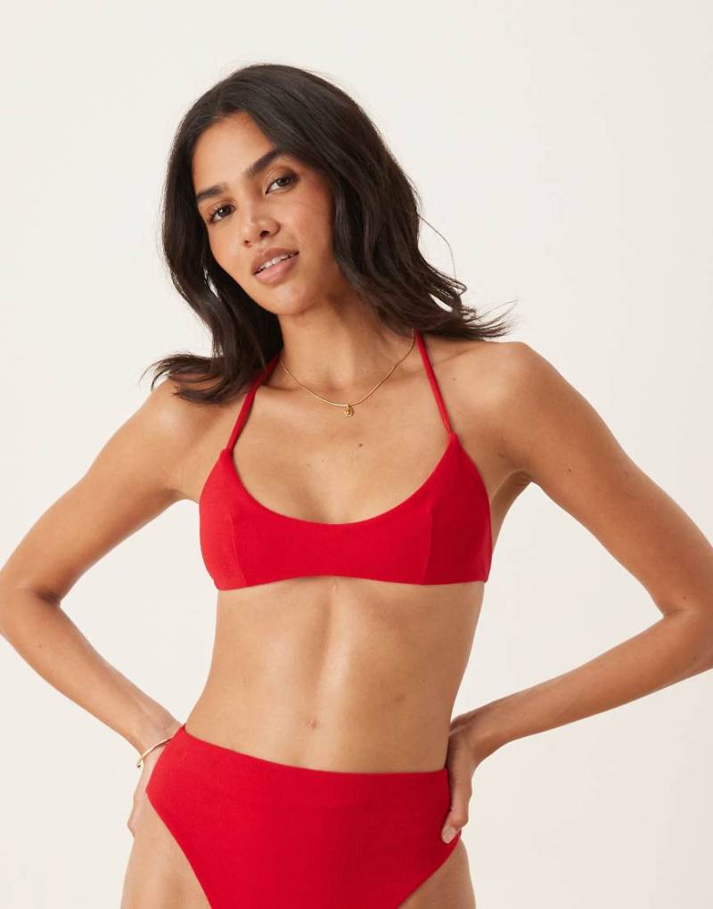 ASOS DESIGN - Tia - Bikinioberteil aus Frottee in Rot mit U-Ausschnitt und kurzem, engem Schnitt von ASOS DESIGN
