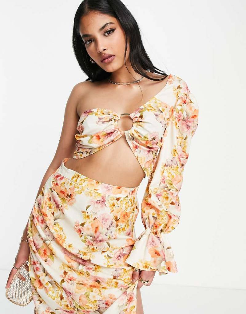 ASOS DESIGN - Top mit One-Shoulder-Träger, Ring-Detail und zartem Blumenmuster, Kombiteil-Bunt von ASOS DESIGN