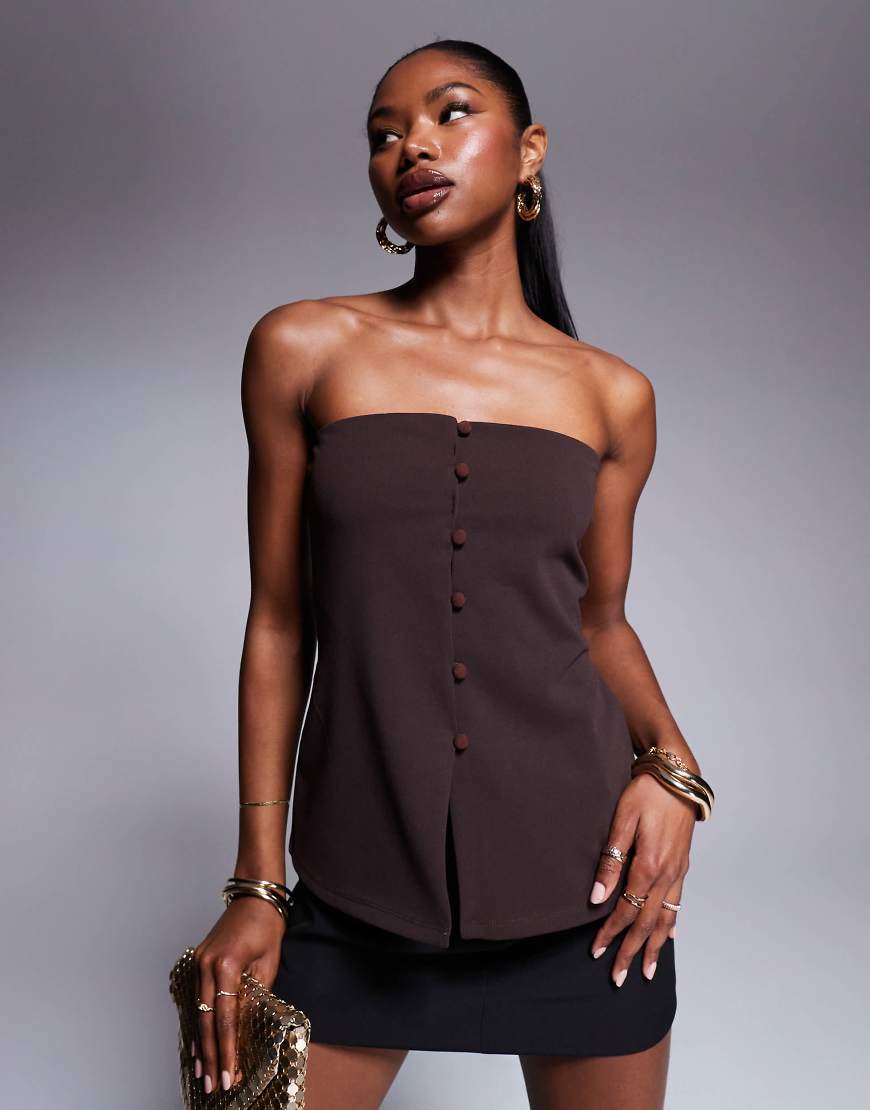 ASOS DESIGN - Trägerlose Longline-Weste in Braun mit Knopfleiste von ASOS DESIGN