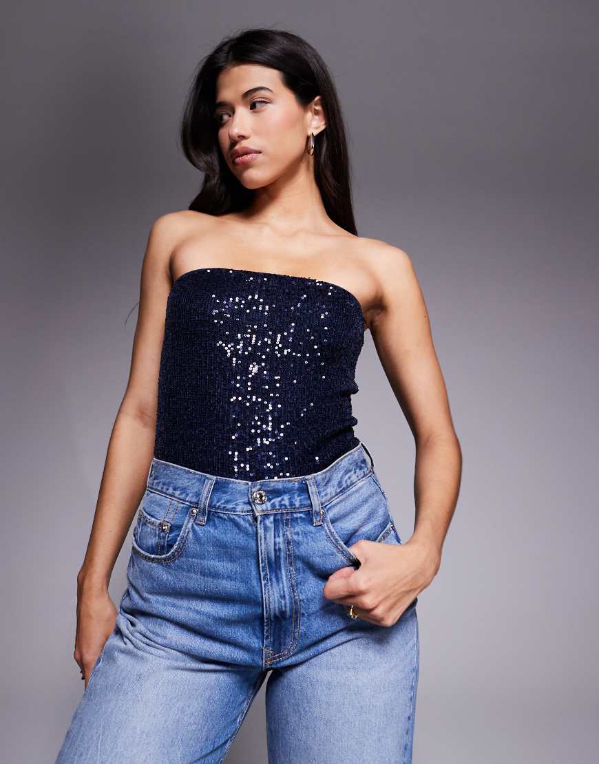 ASOS DESIGN - Trägerloser Body in Marineblau mit durchgehendem Paillettenbesatz von ASOS DESIGN