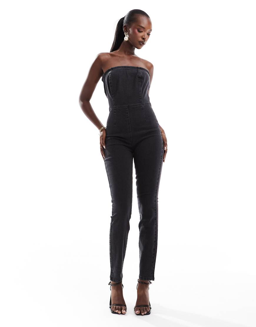 ASOS DESIGN - Trägerloser Bodycon-Jumpsuit aus Denim in verwaschenem Schwarz ASOS DESIGN - Trägerloser Bodycon-Jumpsuit aus Denim in verwaschenem Schwarz von ASOS DESIGN