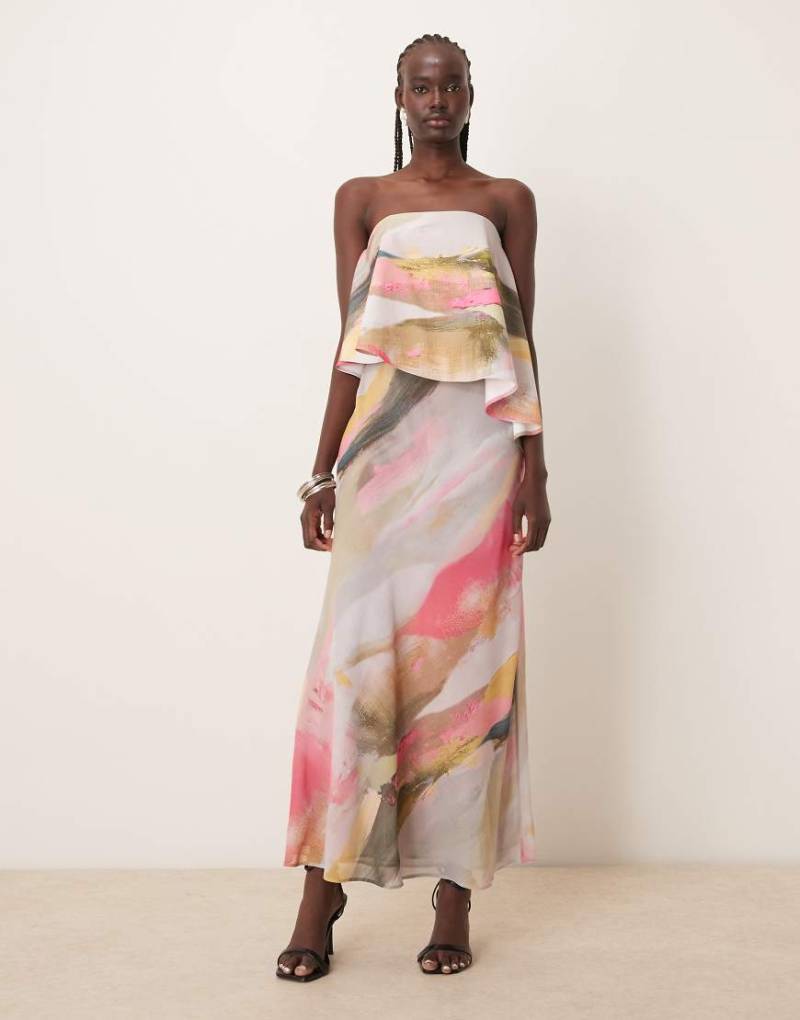 ASOS DESIGN - Trägerloses, asymmetrisches Maxikleid mit Kontrastmaterial und Pinselstrich-Print-Bunt von ASOS DESIGN
