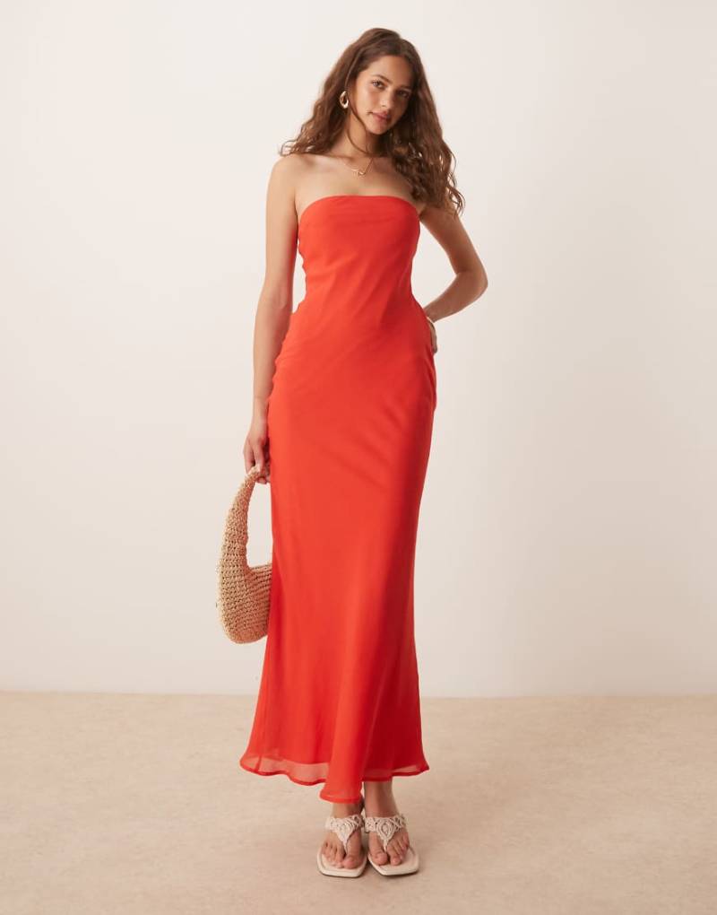 ASOS DESIGN - Trägerloses, doppellagiges Midikleid in Rot von ASOS DESIGN