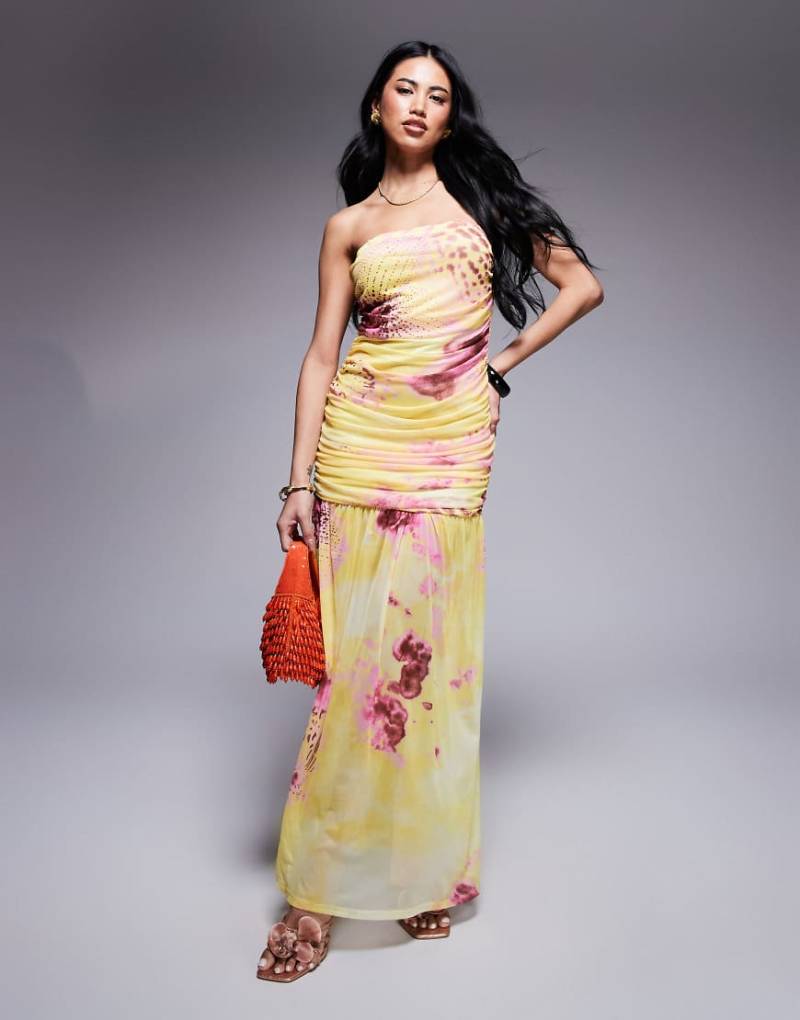 ASOS DESIGN - Trägerloses, gerafftes Maxikleid in Gelb mit Blumen-Animal-Print und tief angesetzter Taille-Bunt von ASOS DESIGN