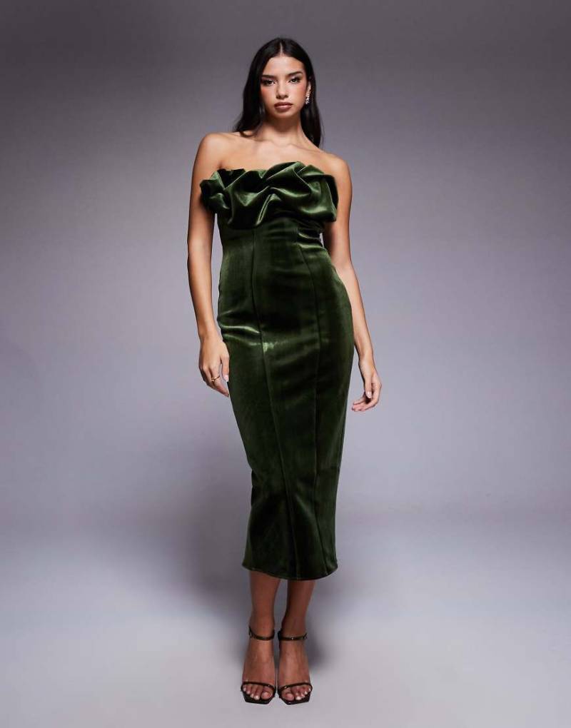 ASOS DESIGN - Trägerloses, strukturiertes Midikleid in Khakigrün aus gebondetem Samt mit Rüschenmiederdetail von ASOS DESIGN