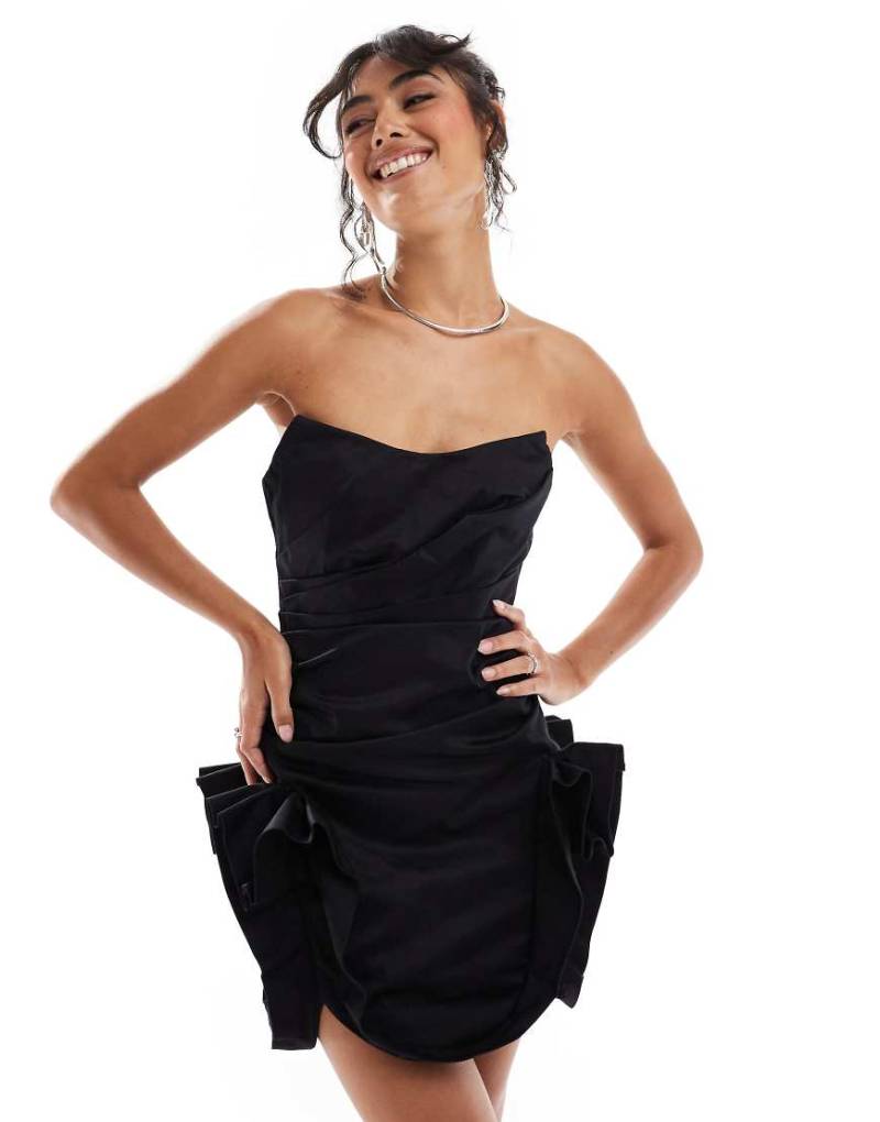 ASOS DESIGN - Trägerloses, strukturiertes Minikleid in Schwarz mit Statement-Saumdetail von ASOS DESIGN