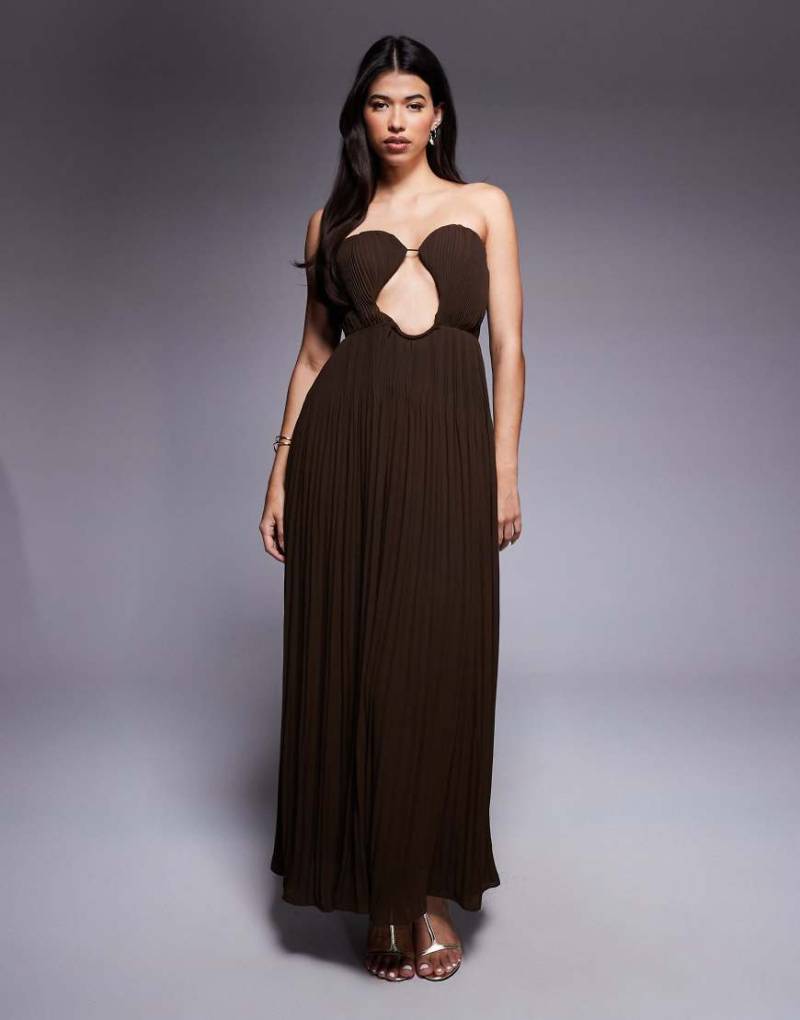 ASOS DESIGN - Trägerloses Bügel-Maxikleid in Schokobraun mit Cut-out und weitem Rock von ASOS DESIGN