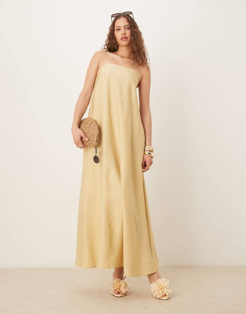 ASOS DESIGN - Trägerloses Cupro-Maxikleid in Steinbeige-Neutral von ASOS DESIGN
