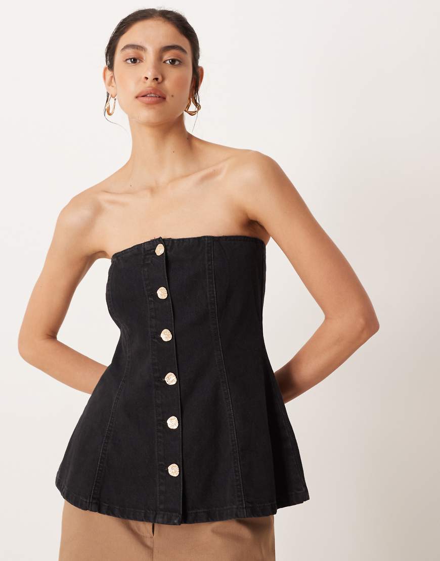 ASOS DESIGN - Trägerloses Jeans-Oberteil in verwaschenem Schwarz mit durchgehender Knopfleiste mit goldfarbenen Knöpfen von ASOS DESIGN