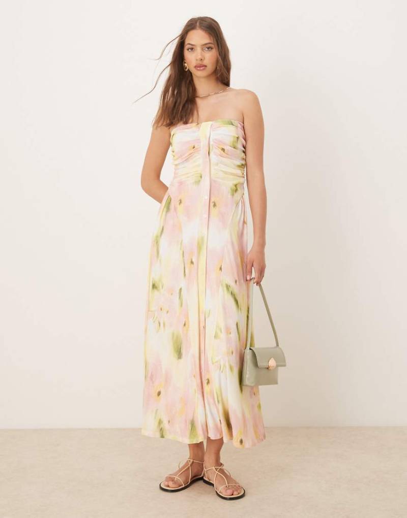 ASOS DESIGN - Trägerloses Midikleid mit Godet-Rock und verschwommenem Blumenmuster-Bunt von ASOS DESIGN