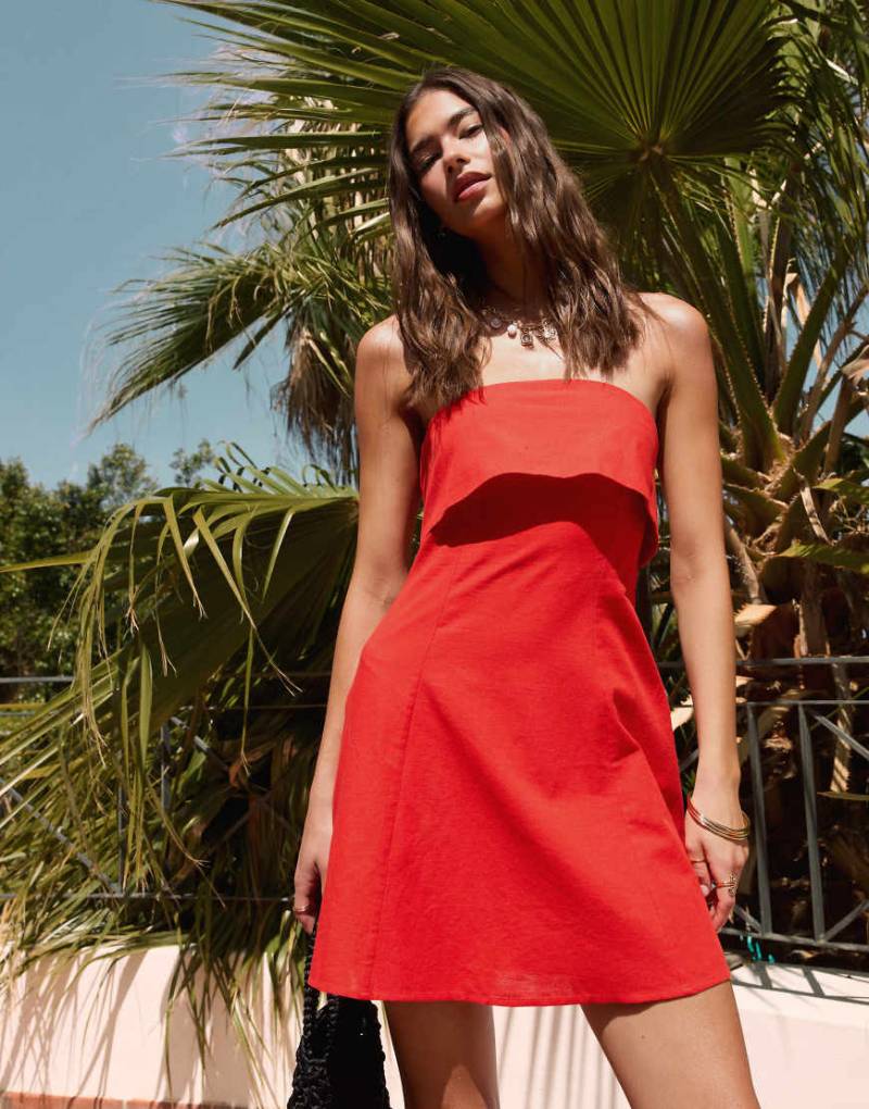 ASOS DESIGN - Trägerloses Minikleid in Rot mit umgeschlagenem Ausschnitt von ASOS DESIGN