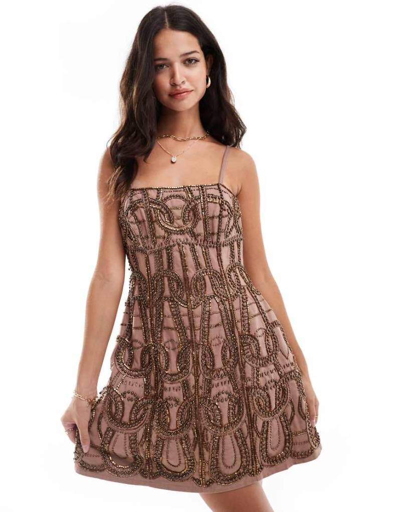 ASOS DESIGN - Trägerloses Minikleid mit Glockenrock in Nerzbraun mit Verzierung-Bunt von ASOS DESIGN