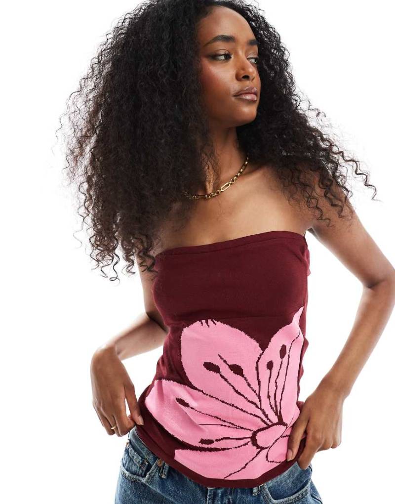 ASOS DESIGN - Trägerloses Strick-Oberteil in Rosa mit übergroßem Blumenmotiv-Bunt ASOS DESIGN - Trägerloses Strick-Oberteil in Rosa mit übergroßem Blumenmotiv-Bunt von ASOS DESIGN