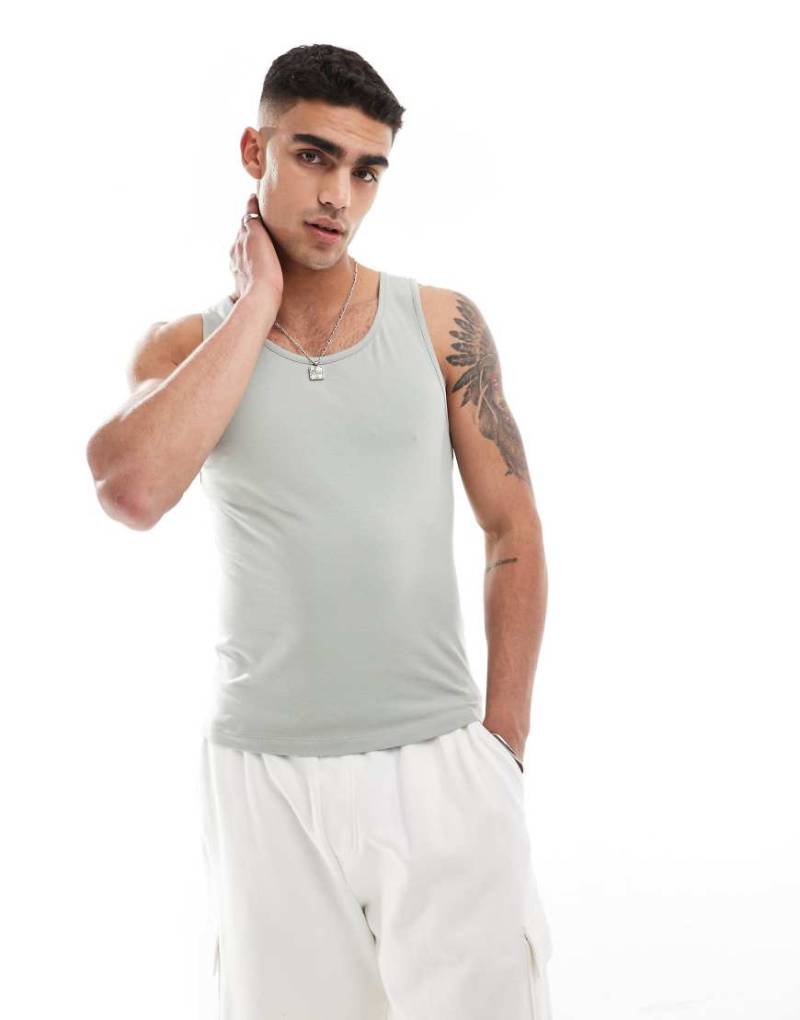ASOS DESIGN - Basic-Muskelshirt in Hellgrün von ASOS DESIGN