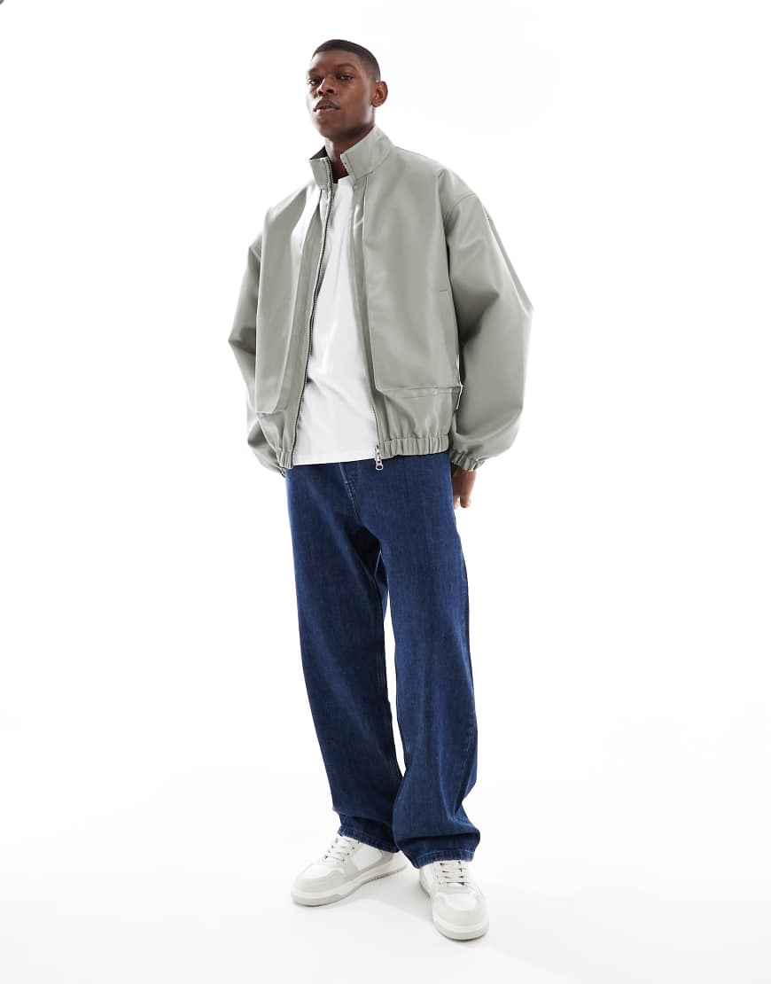 ASOS DESIGN - Trainingsjacke aus Kunstleder in Grau von ASOS DESIGN