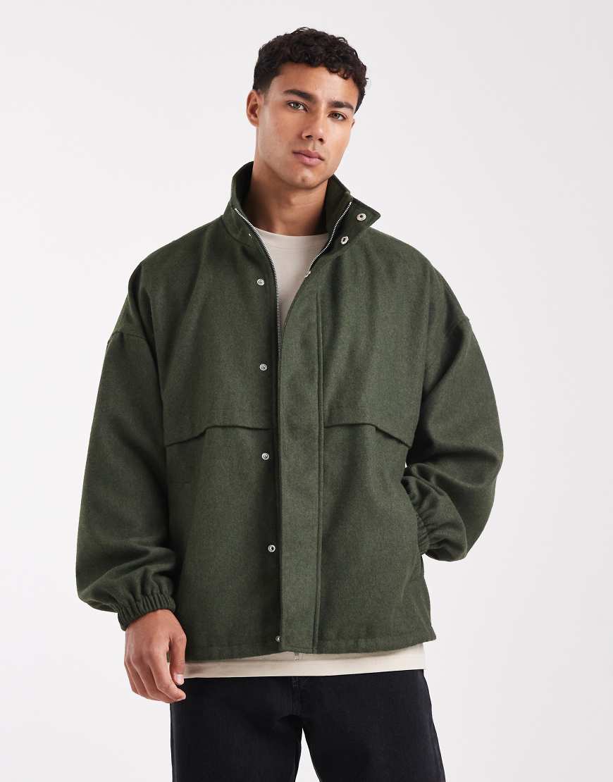 ASOS DESIGN - Trainingsjacke in khaki Wolloptik-Grün von ASOS DESIGN