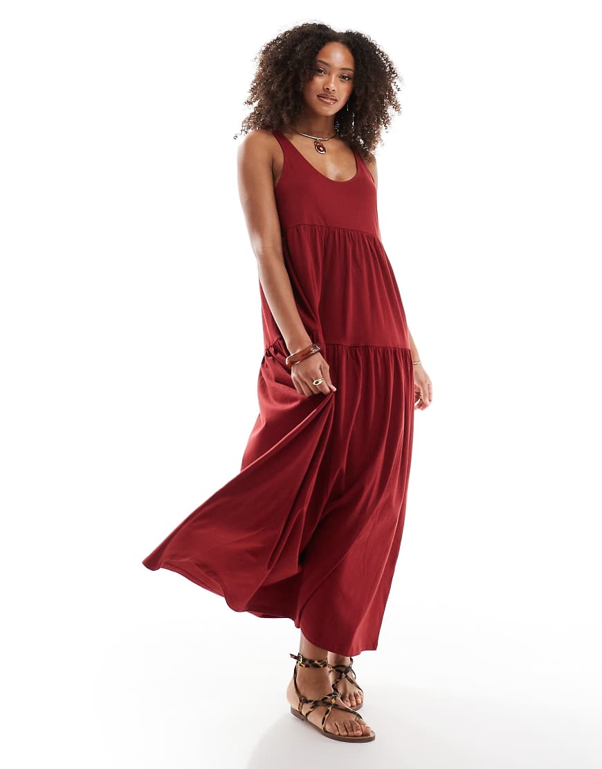 ASOS DESIGN - Trapezförmiges, gestuftes Maxikleid in Burgunderrot mit U-Ausschnitt-Neutral ASOS DESIGN - Trapezförmiges, gestuftes Maxikleid in Burgunderrot mit U-Ausschnitt-Neutral von ASOS DESIGN