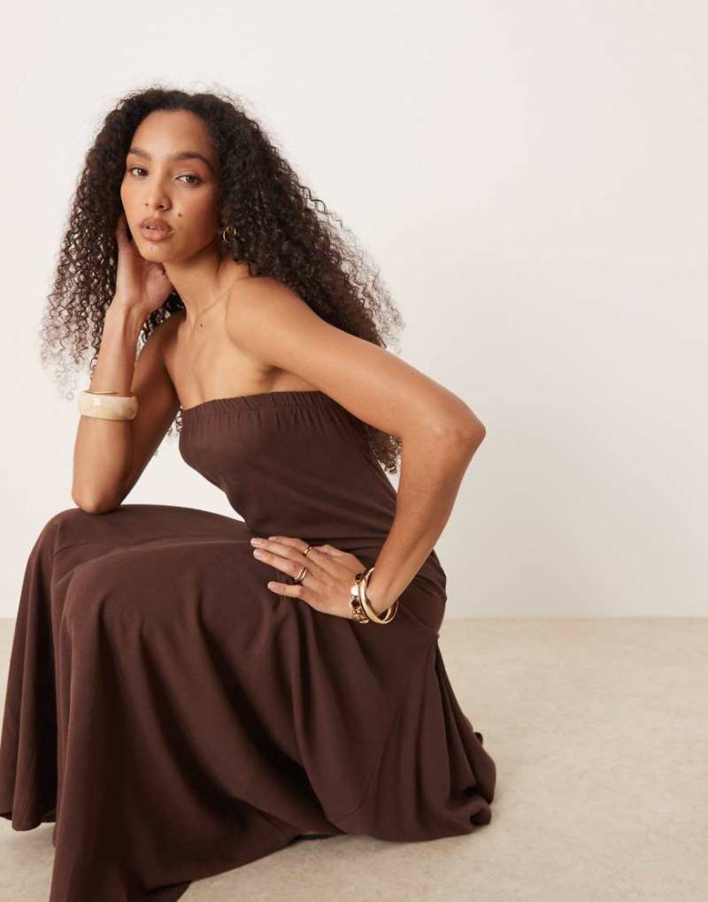 ASOS DESIGN - Trapezförmiges Maxikleid aus Leinenmix in Schokobraun von ASOS DESIGN