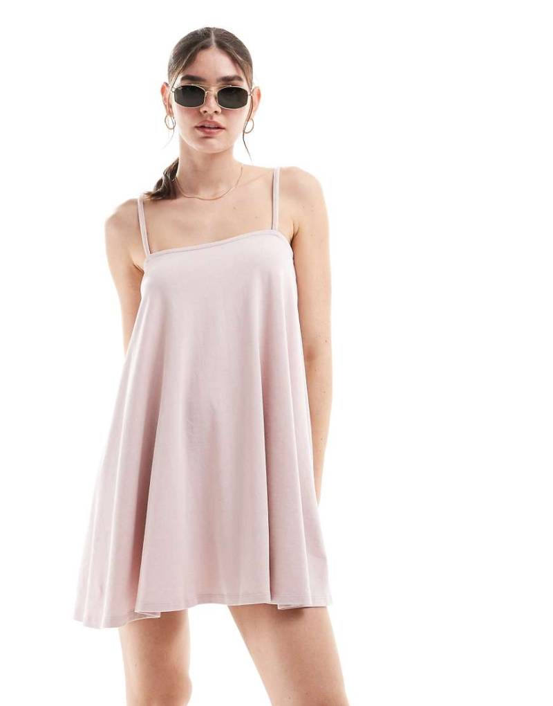 ASOS DESIGN - Trapezförmiges Mini-Trägerkleid in verwaschenem Rosa von ASOS DESIGN