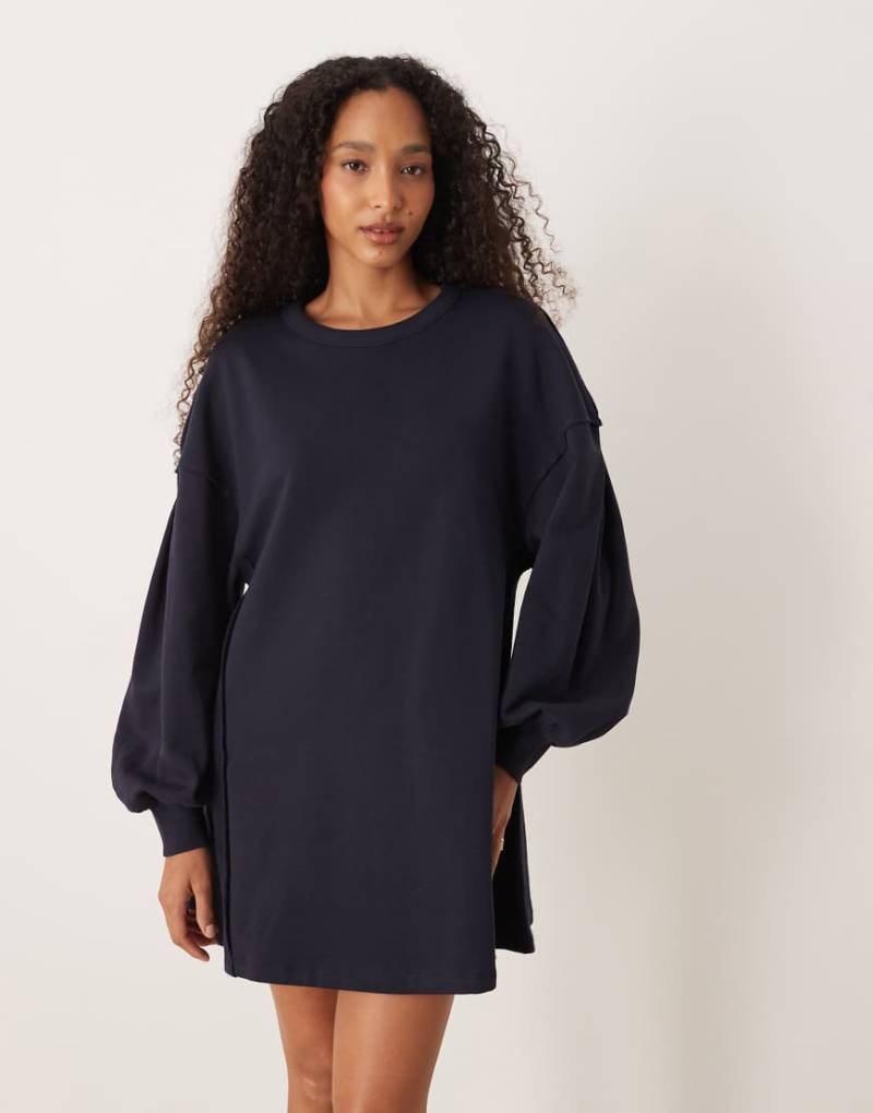 ASOS DESIGN - Trapezförmiges Minikleid aus Baumwoll-Sweatstoff in Marineblau von ASOS DESIGN