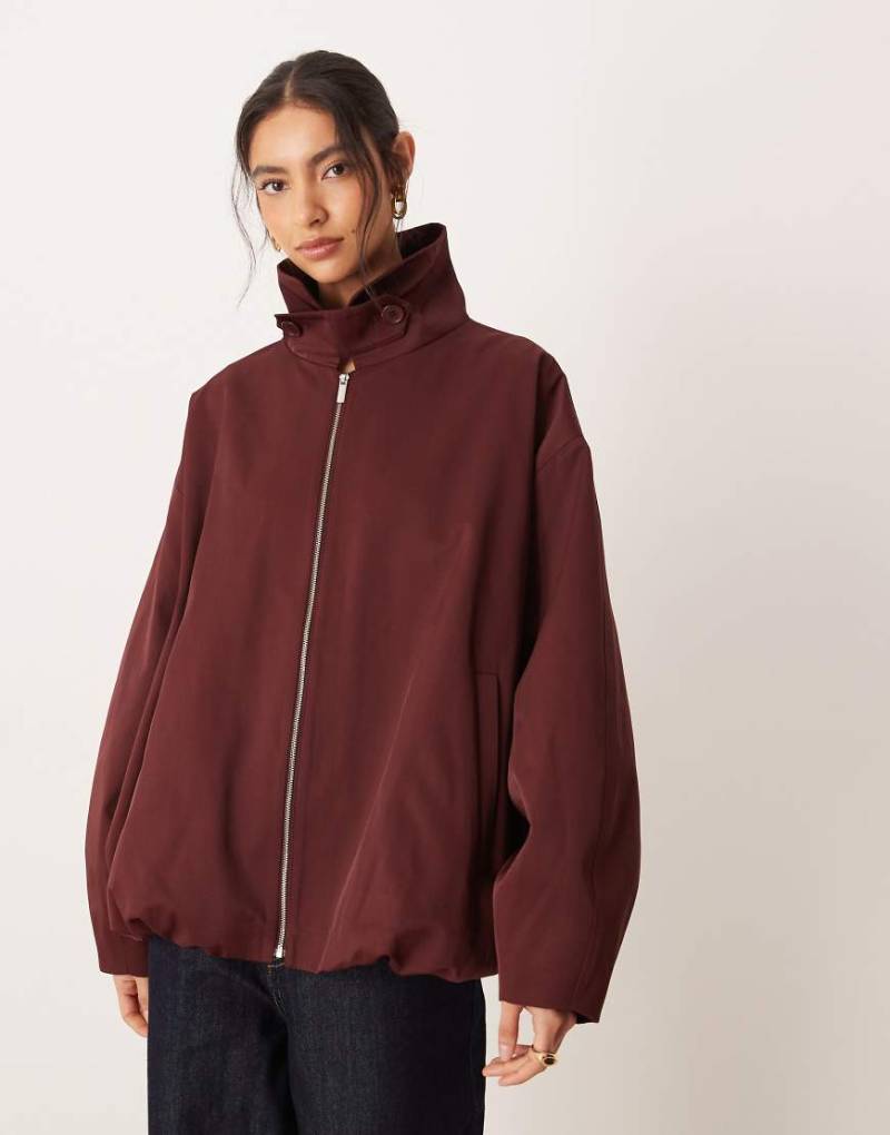 ASOS DESIGN - Trenchjacke in Pflaume mit Ballonsaum und Stehkragen-Lila von ASOS DESIGN
