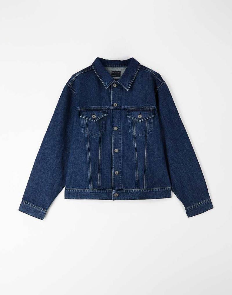 ASOS DESIGN - Trucker-Jacke aus Denim in dunkelblauer Waschung von ASOS DESIGN