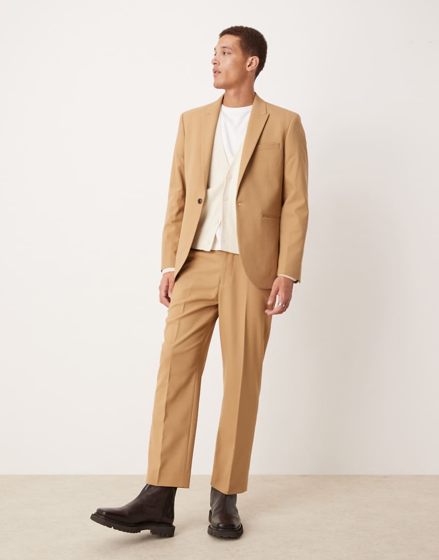 ASOS DESIGN - Twill-Anzughose in Braun mit verkürztem, geradem Schnitt-Neutral von ASOS DESIGN