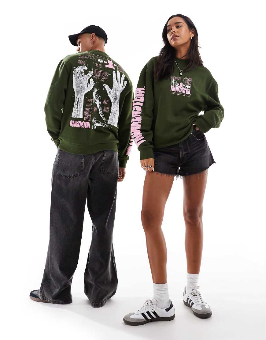 ASOS DESIGN - Übergroßes Unisex-Halloween-Sweatshirt in Khaki mit plastischen Frankenstein-Prints-Grün von ASOS DESIGN