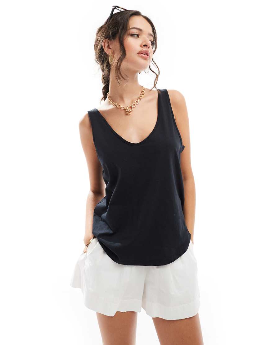 ASOS DESIGN - Ultimate - Baumwoll-Trägertop in Schwarz mit U-Ausschnitt - BLACK ASOS DESIGN - Ultimate - Baumwoll-Trägertop in Schwarz mit U-Ausschnitt - BLACK von ASOS DESIGN
