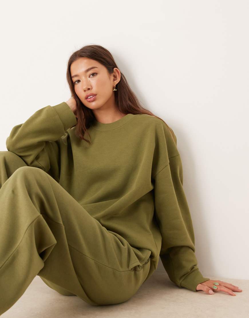ASOS DESIGN - Ultimate - Oversize-Sweatshirt in Khaki mit weicher Innenseite-Grün von ASOS DESIGN