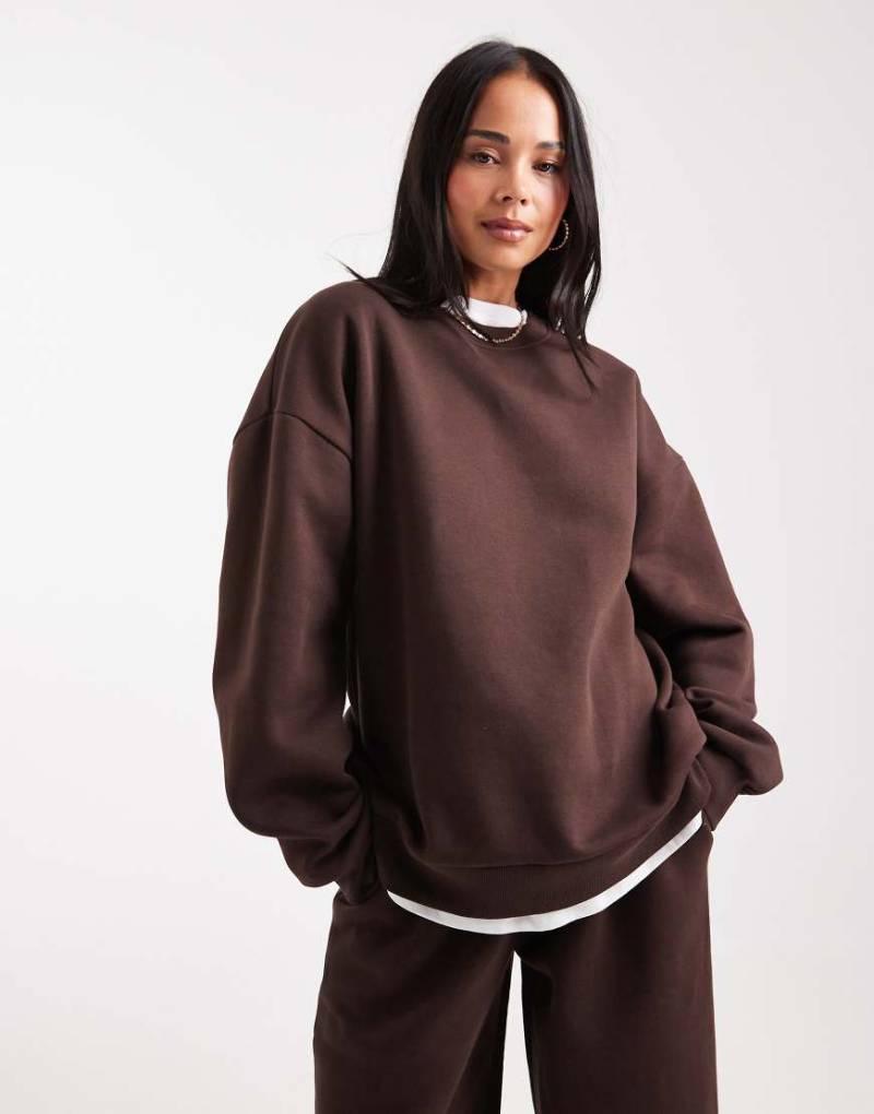 ASOS DESIGN - Ultimate - Oversize-Sweatshirt in Schokobraun mit weicher Innenseite-Brown von ASOS DESIGN