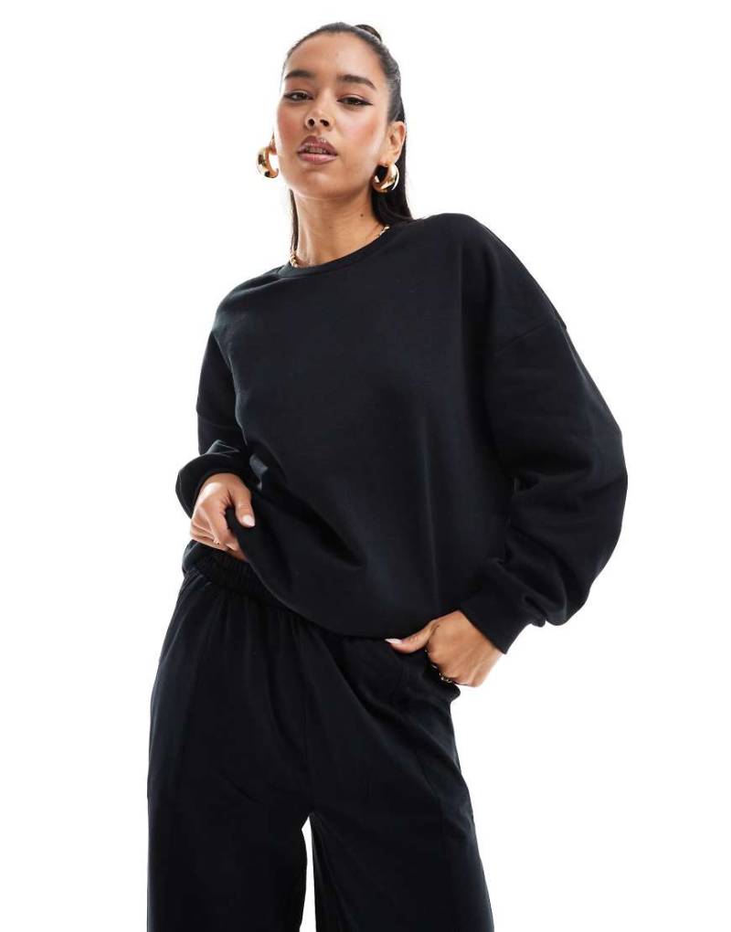 ASOS DESIGN - Ultimate - Oversize-Sweatshirt in Schwarz von ASOS DESIGN