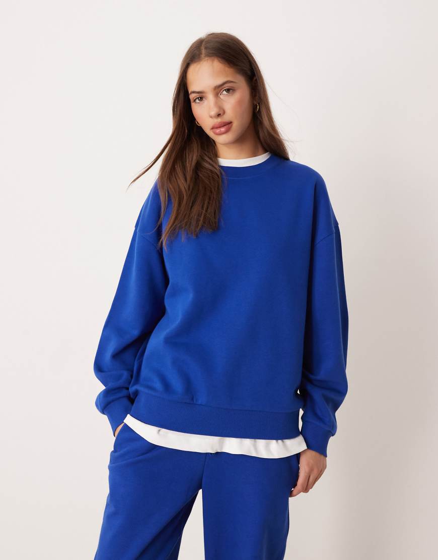 ASOS DESIGN - Ultimate - Oversize-Sweatshirt in kräftigem Blau mit weicher Innenseite von ASOS DESIGN