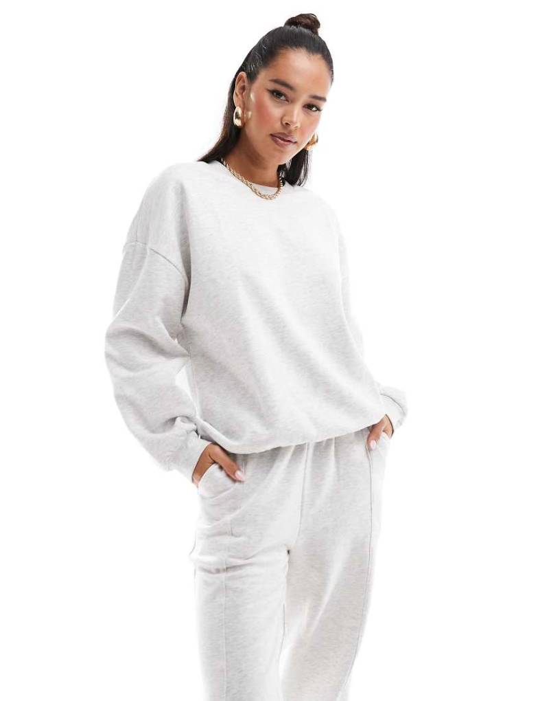 ASOS DESIGN - Ultimate - Oversize-Sweatshirt in meliertem Eisgrau von ASOS DESIGN