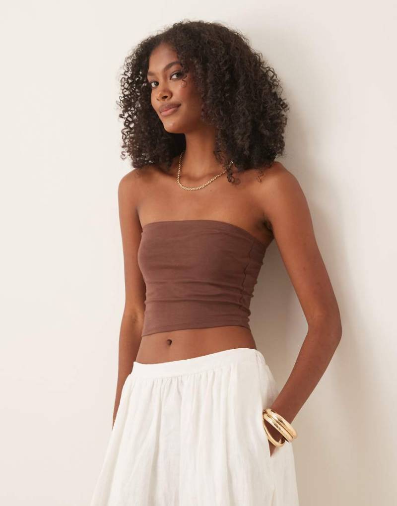 ASOS DESIGN - Ultimate - Trägerloses Cropped-Oberteil in Schokobraun von ASOS DESIGN