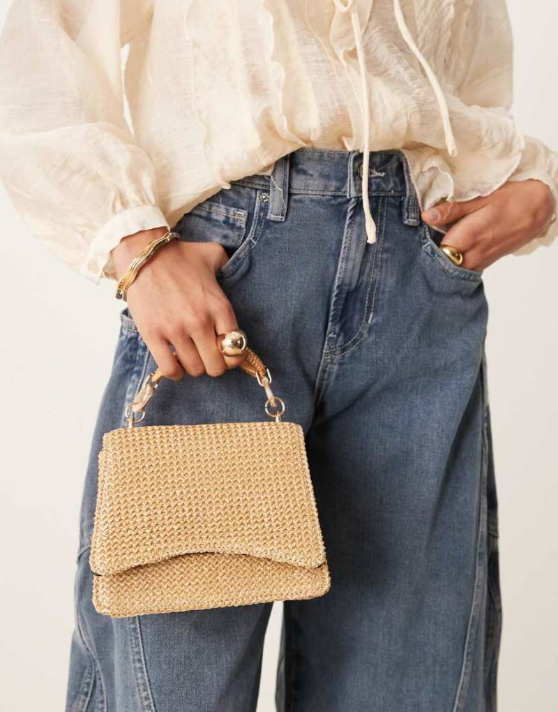 ASOS DESIGN - Umhängetasche in Neutral mit Henkel aus Kunstharz und Stroh von ASOS DESIGN