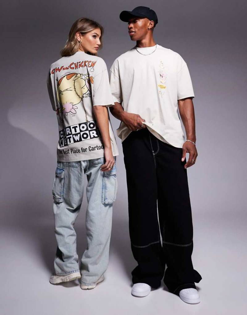 ASOS DESIGN - Unisex - Oversize-T-Shirt in Grau mit lizenzierten „Cow and Chicken"-Cartoon Network-Prints von ASOS DESIGN