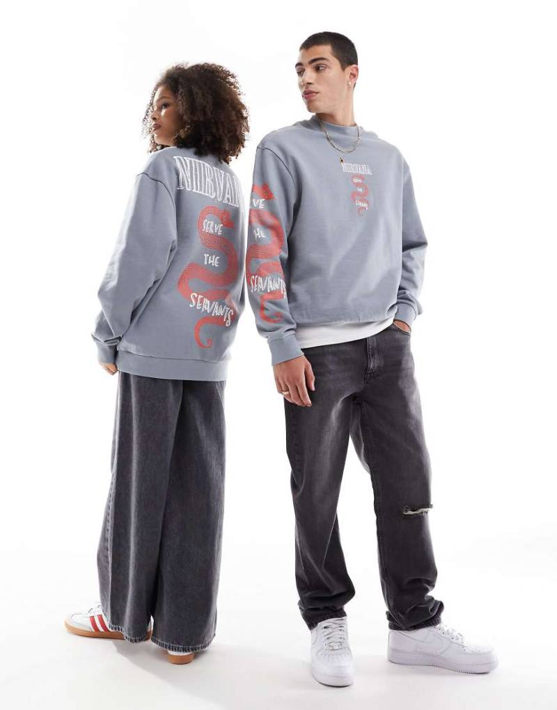 ASOS DESIGN - Unisex-Sweatshirt in Grau mit „Nirvana Serve The Servants"-Grafikprints und Oversize-Schnitt von ASOS DESIGN