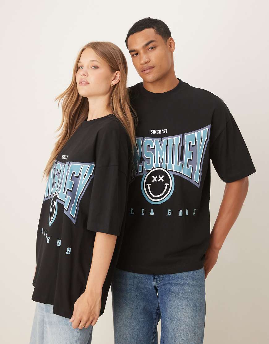 ASOS DESIGN - Unisex-T-Shirt in Schwarz mit „Smile"-Print und Oversize-Schnitt von ASOS DESIGN
