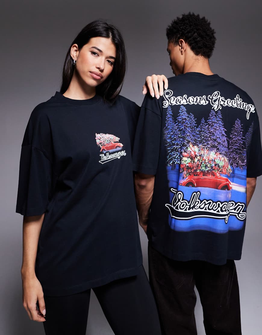 ASOS DESIGN - Unisex-T-Shirt in Schwarz mit Volkswagen-Weihnachtsprint im Oversize-Schnitt von ASOS DESIGN