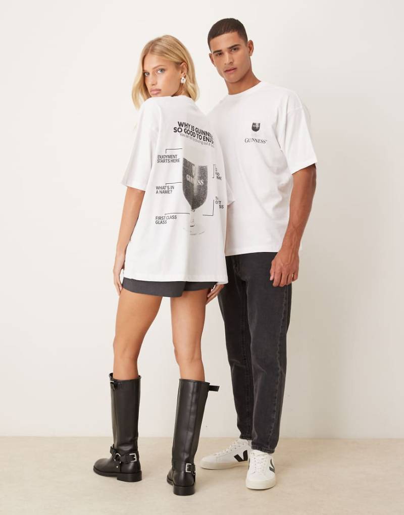 ASOS DESIGN - Unisex-T-Shirt in Weiß mit „Guinness"-Vintage-Prints und Oversize-Schnitt von ASOS DESIGN
