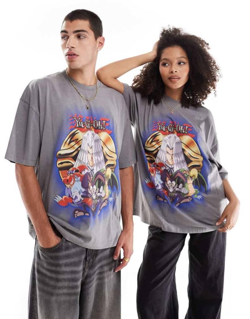 ASOS DESIGN - Unisex-T-Shirt in verwaschenem Grau mit „Yu-Gi-Oh"-Prints und Oversize-Passform-Neutral von ASOS DESIGN