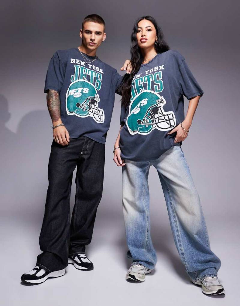 ASOS DESIGN - Unisex-T-Shirt in verwaschenem Schwarz mit lizenziertem „New York Jets"-Print von ASOS DESIGN