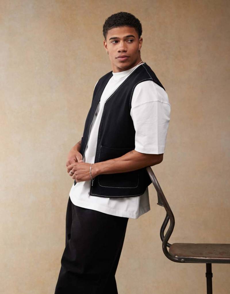 ASOS DESIGN - Utility-Weste in Schwarz mit kontrastierenden Nähten von ASOS DESIGN