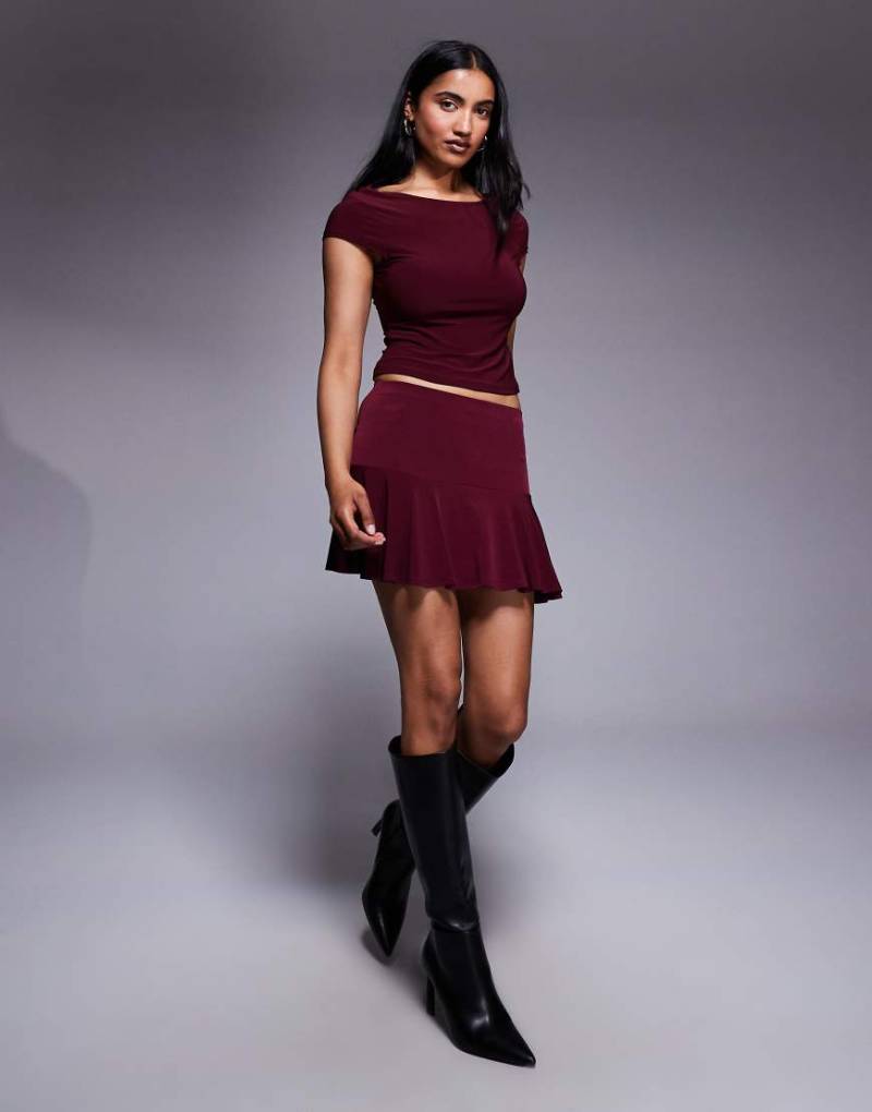 ASOS DESIGN - Verführerisches, rückenfreies Cropped-Top in Burgunderrot, Kombiteil von ASOS DESIGN