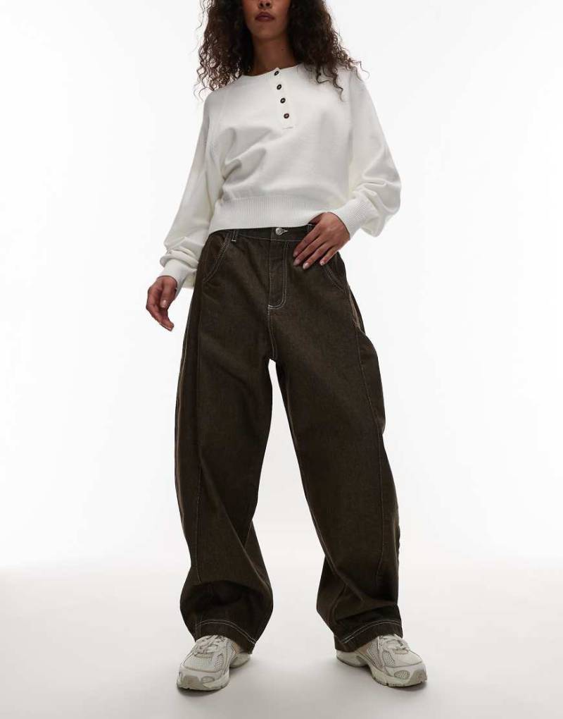 ASOS DESIGN - Barrel-Leg-Jeans in Dunkelgrün mit Cropped-Länge von ASOS DESIGN