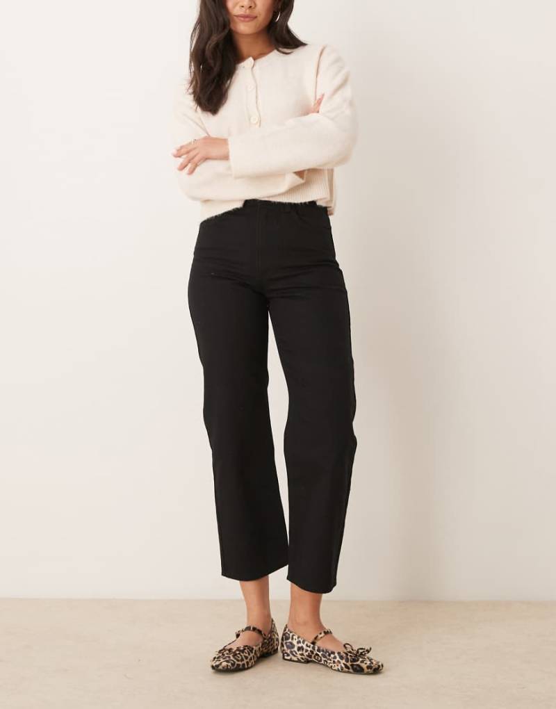 ASOS DESIGN - Verkürzte Straight Jeans in Schwarz von ASOS DESIGN