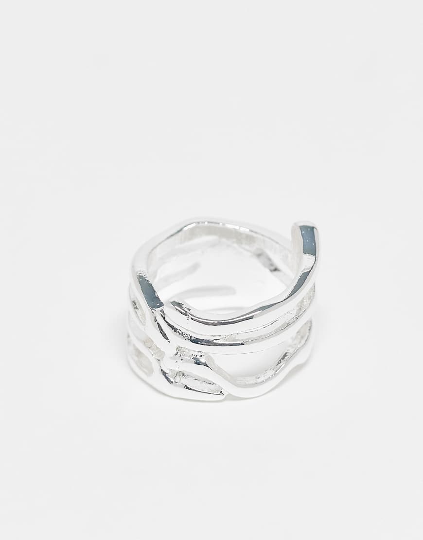 ASOS DESIGN - Versilberter Ring mit verdrehtem Design von ASOS DESIGN